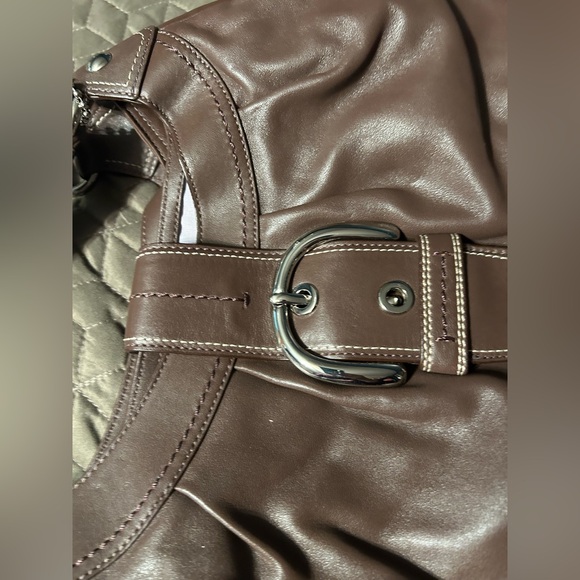 NWT- Coach Soho Lynn Brown Leather Large Hobo Bag - Picture 2 of 14